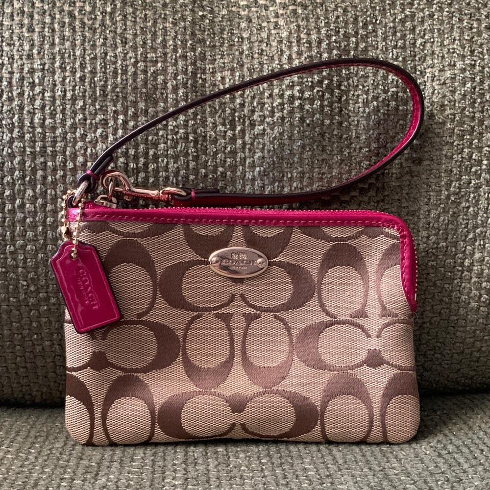 Coach 2015 Signature Jacquard Wristlet